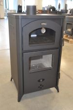 KOMIRO Prity FGR Holzofen & Backofen – 14,5 kW freistehender Herd mit Konstruktion aus legiertem Stahl [Energieklasse A+] - Image 2