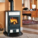 Nordica Rossella R1 freistehender Kaminofen – 11 kW, Weißer Naturstein