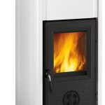 La Nordica „Tea“ Kaminofen – 6,6 kW – Moderner Design-Kamin in Weiß – Hochwertige Emaillierung – Energieeffizienzklasse A+ – Fortschrittliche Verbrennungstechnik – Kompakt & Elegant