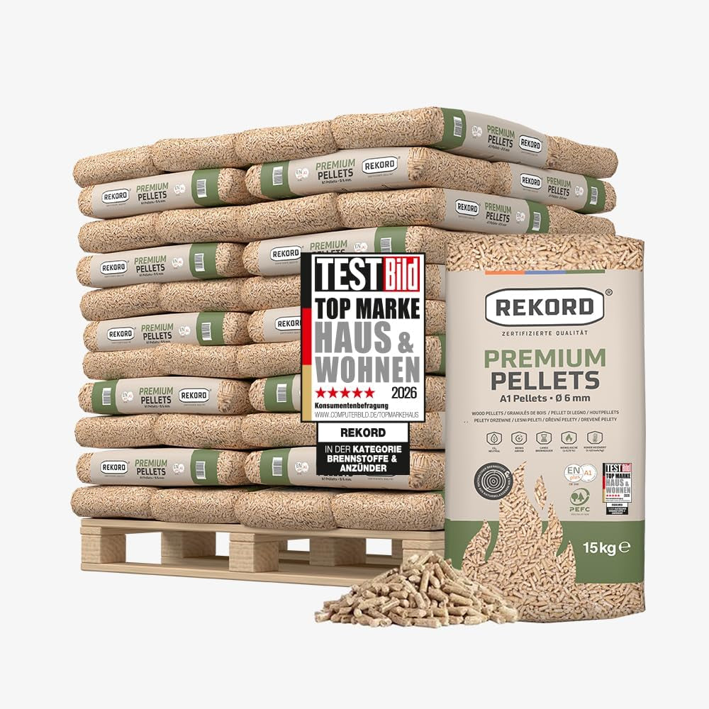 9dea67b3cd0e481fdd4ced5d382e82b8.jpg Rekord Premium Holzpellets A1 – 990 kg Palette (66 x 15 kg Säcke) – 6 mm Weichholz-Pellets, ENplus A1 zertifiziert, Made in Germany - Image 1