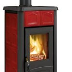 La Nordica Gemma Elegance Kaminofen – 6 kW – Kompakter Design-Kamin mit edler Majolika-Verkleidung – Bordeaux – Hocheffizient & emissionsarm