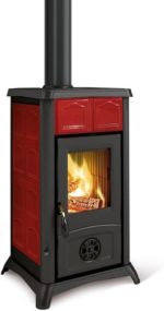 La Nordica Gemma Elegance Kaminofen – 6 kW – Kompakter Design-Kamin mit edler Majolika-Verkleidung – Bordeaux – Hocheffizient & emissionsarm